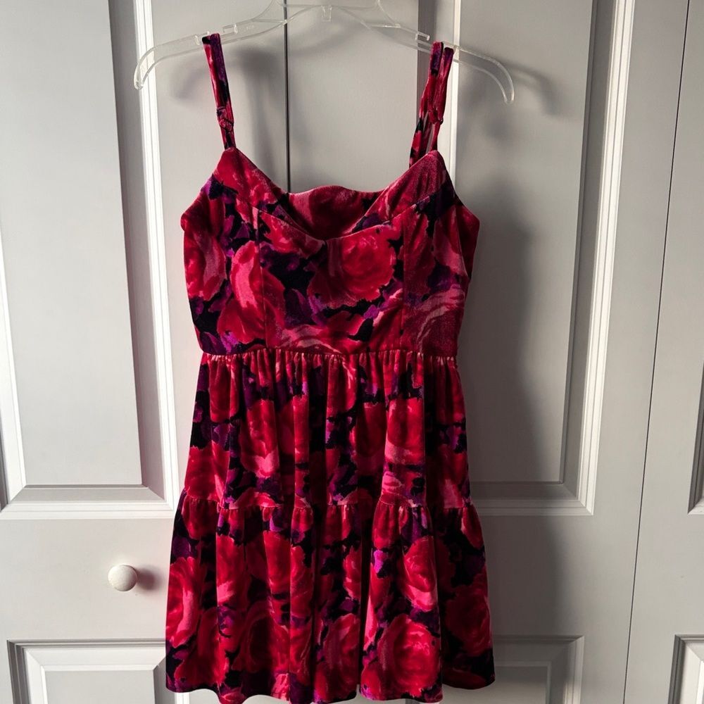 Violet Weekend Velvet Floral Red & Black Tiered Sundress Size 3/4